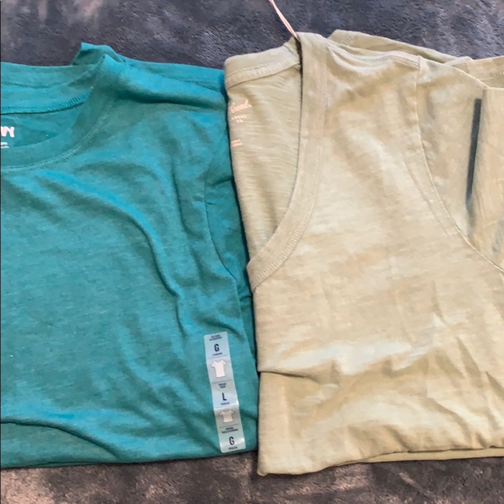 NWT Large short sleeve t shirts